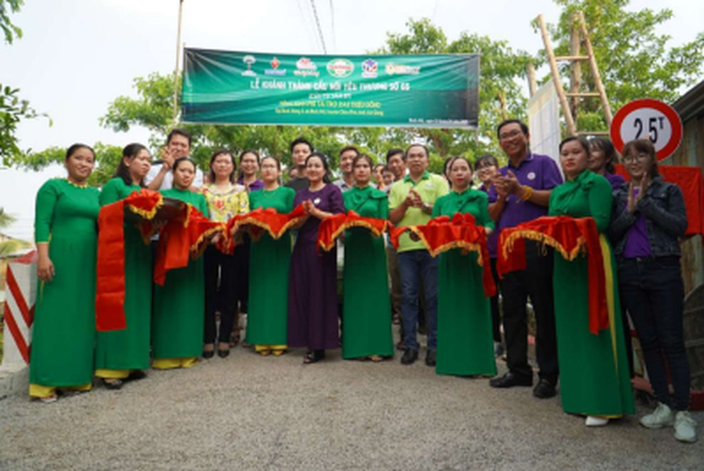 Chung sức đồng lòng đẩy lùi dịch bệnh Covid-19 - 2 Chung sức đồng lòng đẩy lùi dịch bệnh Covid-19 - 2