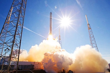 Cuộc chiến âm thầm: Ngoài đường đua không gian