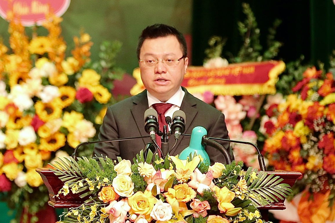 Hàng trăm nhà báo không ngại hiểm nguy, chiến đấu trên tuyến đầu chống dịch - 1 Hàng trăm nhà báo không ngại hiểm nguy, chiến đấu trên tuyến đầu chống dịch - 1