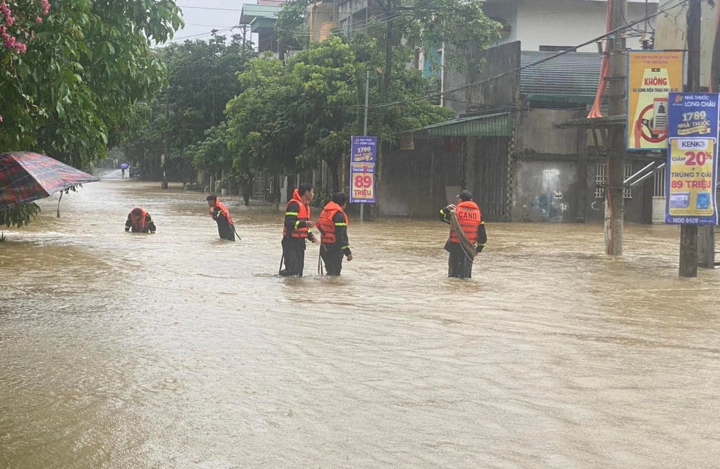 Mưa lớn gây ngập ở TP Hà Giang - 1 Mưa lớn gây ngập ở TP Hà Giang - 1