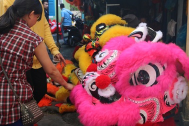 Nghề làm lân Huế: Tất bật trước mùa Tết Trung Thu