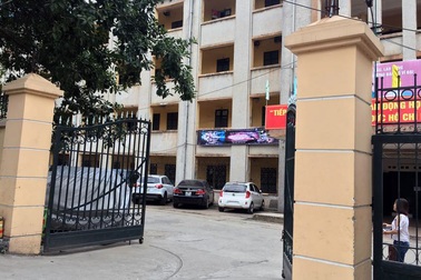 Hà Nội: Nam sinh bị bạn gái cũ chém rách đầu trong ký túc xá