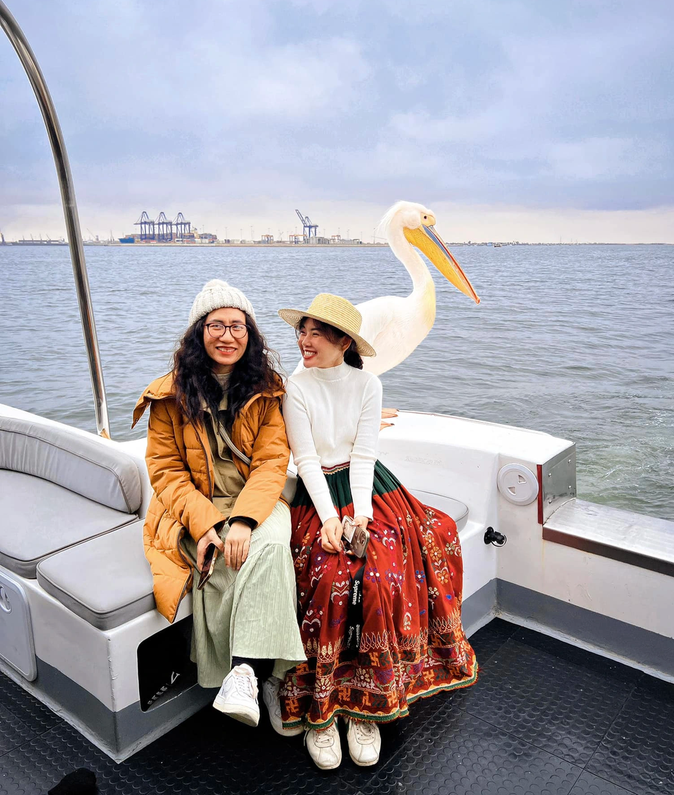 9X Việt chi gần 200 triệu đồng ngắm cây khô ở nghĩa địa độc đáo châu Phi - 10 9X Việt chi gần 200 triệu đồng ngắm cây khô ở nghĩa địa độc đáo châu Phi - 10