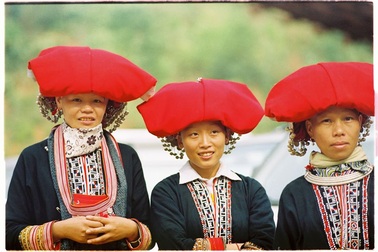 Độc đáo trang phục phụ nữ các dân tộc vùng cao