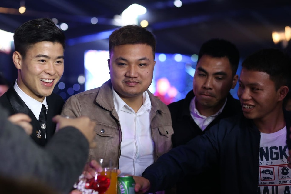 Đám cưới Duy Mạnh - Quỳnh Anh: Cặp đôi trao nhẫn, chính thức là vợ chồng - 2 Đám cưới Duy Mạnh - Quỳnh Anh: Cặp đôi trao nhẫn, chính thức là vợ chồng - 2