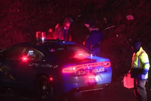 Say xỉn, tài xế dùng mẹo để lừa cảnh sát tới giúp... đổ xăng xe