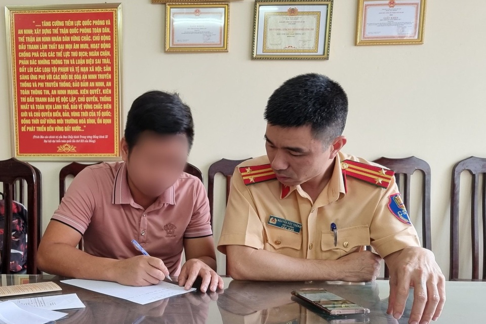 Hà Nội: Trần tình của tài xế xe bồn đã đi ngược chiều còn hổ báo - 1 Hà Nội: Trần tình của tài xế xe bồn đã đi ngược chiều còn hổ báo - 1