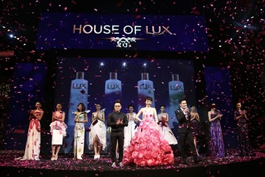 Dàn sao Việt “ngây ngất” với dạ tiệc “Hương…”