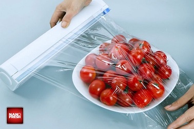 Tránh xa ung thư khi sử dụng màng bọc thực phẩm đúng cách