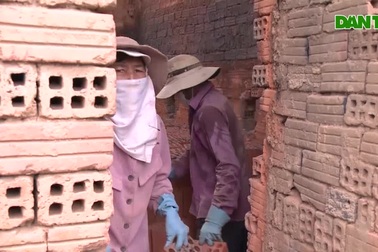 Người dân khó khăn khi xóa sổ lò gạch thủ công