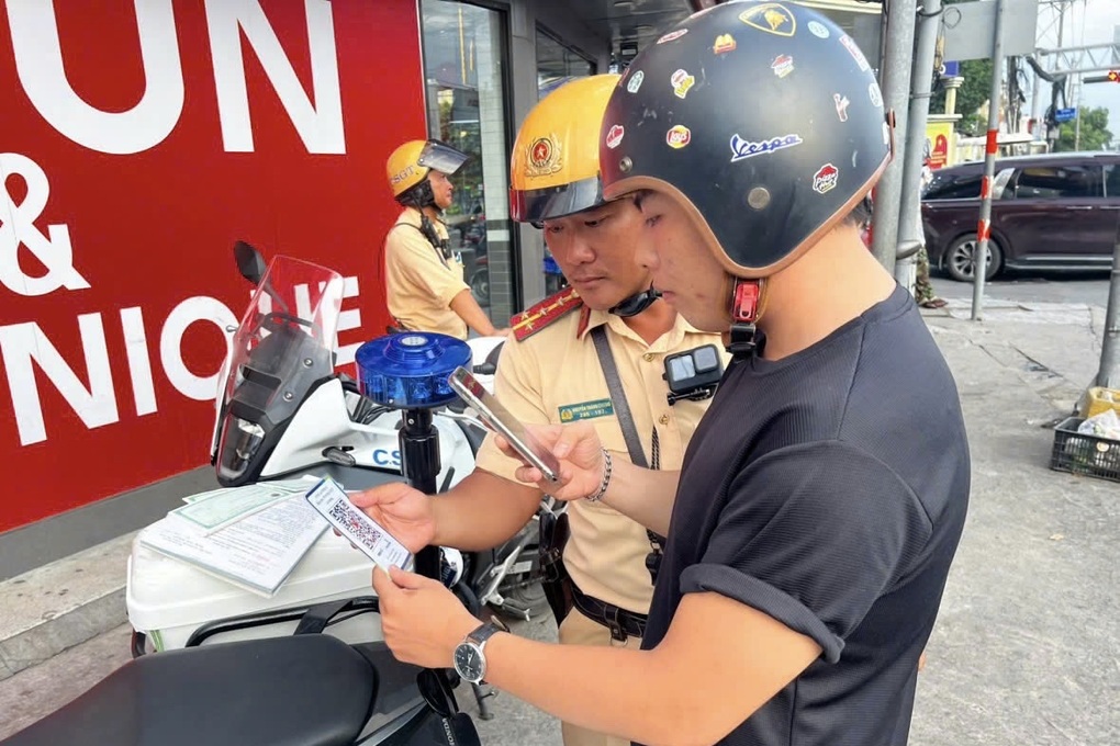 Người dân TPHCM có thể nộp tiền phạt vi phạm giao thông qua mã QR - 1 Người dân TPHCM có thể nộp tiền phạt vi phạm giao thông qua mã QR - 1