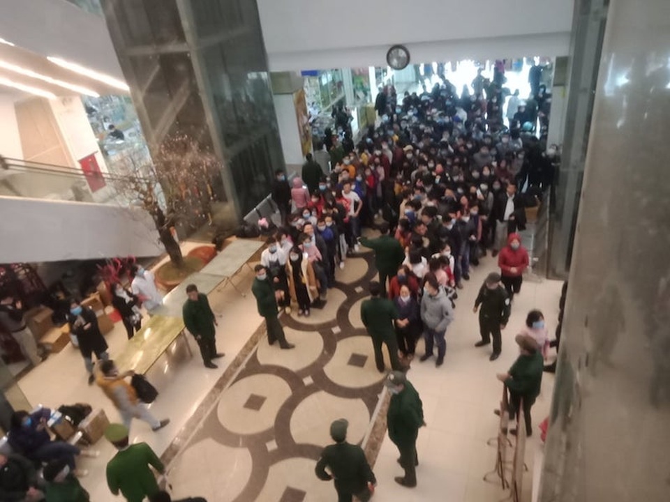 Giữa “cơn bão” thổi giá khẩu trang, chợ thuốc Hapulico cấm quay phim, chụp ảnh! - 2 Giữa “cơn bão” thổi giá khẩu trang, chợ thuốc Hapulico cấm quay phim, chụp ảnh! - 2