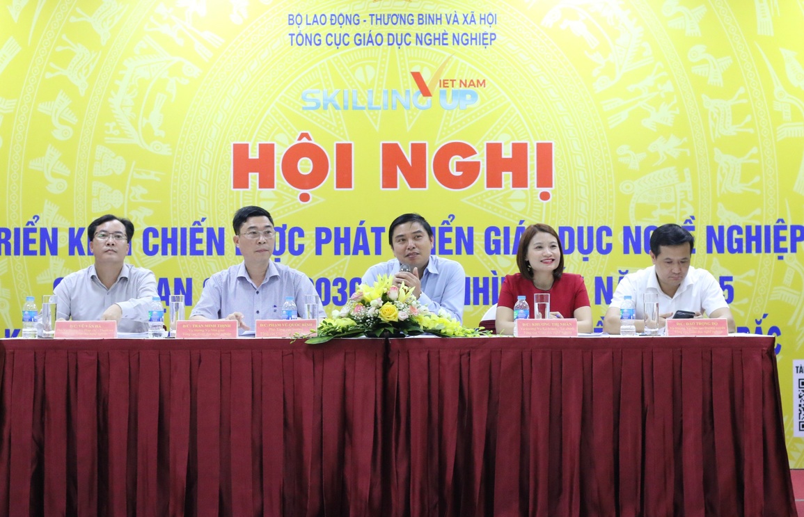 Triển khai chiến lược phát triển giáo dục nghề nghiệp 2021-2030 - 2 Triển khai chiến lược phát triển giáo dục nghề nghiệp 2021-2030 - 2