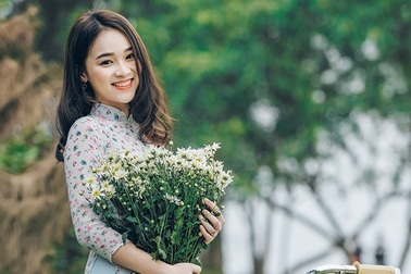 Vẻ thanh tân rạng ngời của cô lớp trưởng tuổi 17 "bẻ gãy sừng trâu"