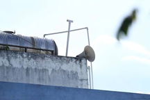 Hai phạm nhân trốn trại: Loa thông báo liên tục, dân đóng cửa im ỉm