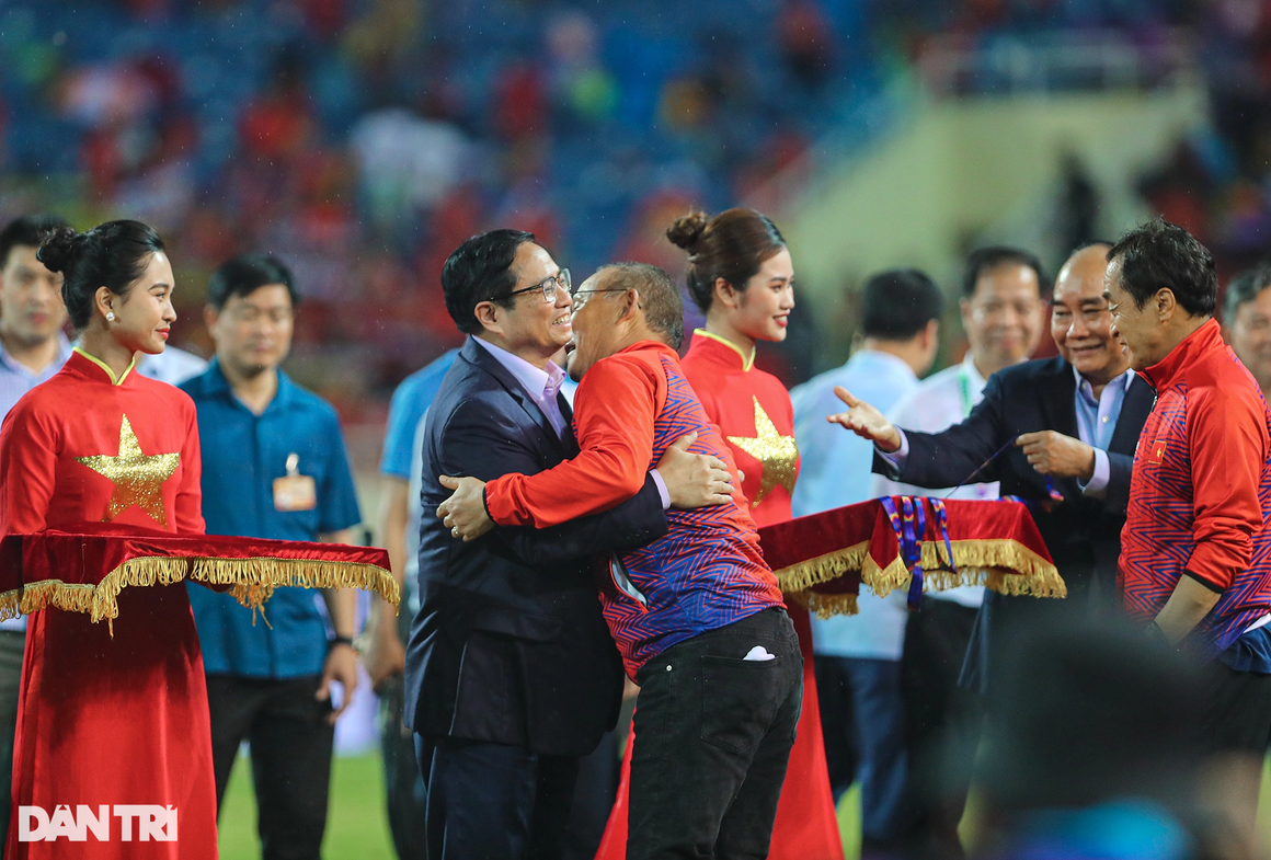 Tuấn Tài, Tiến Linh bật khóc sau chiến thắng đầy cảm xúc của U23 Việt Nam - 14 Tuấn Tài, Tiến Linh bật khóc sau chiến thắng đầy cảm xúc của U23 Việt Nam - 14
