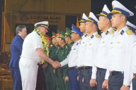 Đà Nẵng đón tàu đổ bộ và tàu tuần dương Hải quân Mỹ