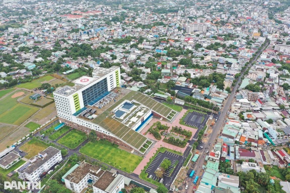 Bệnh viện được trích 12%-35% doanh thu để cải cách tiền lương