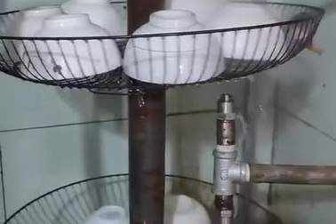 Chiếc máy rửa bát "tự chế" gây tranh cãi về tính hiệu quả