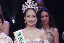 Hoa hậu Thanh Thủy nói gì trong phần thi ứng xử khiến cả khán phòng vỡ òa?