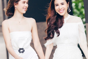 Hoa hậu Áo dài Hoàng Dung đẹp tinh khôi bên Ngọc Trinh