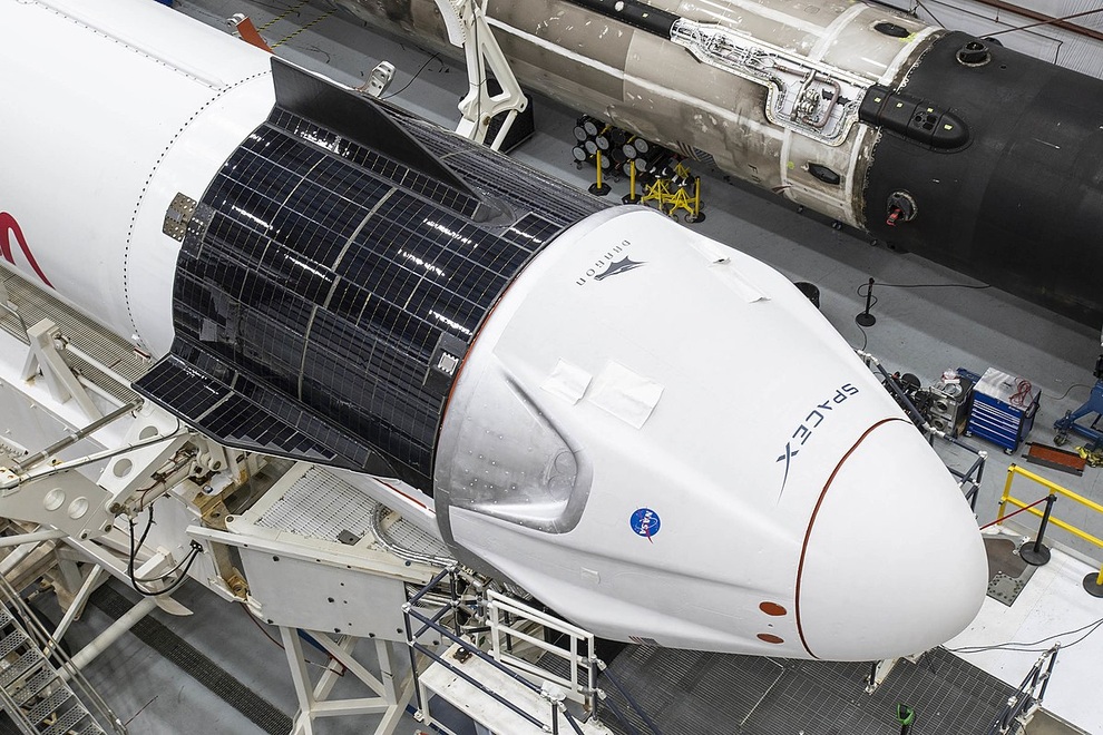 Elon Musk đưa 4 người thường vào không gian, bay quanh Trái đất 15 vòng - 2 Elon Musk đưa 4 người thường vào không gian, bay quanh Trái đất 15 vòng - 2
