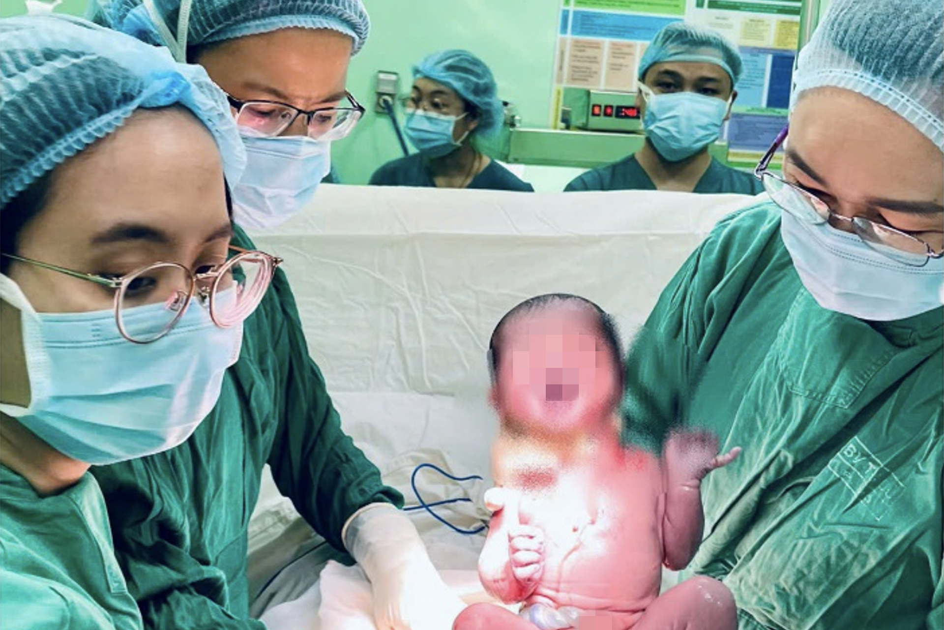 7 lần sốc điện, vẽ bản đồ tim sản phụ và mong muốn của Thứ trưởng Bộ Y tế - 5 7 lần sốc điện, vẽ bản đồ tim sản phụ và mong muốn của Thứ trưởng Bộ Y tế - 5