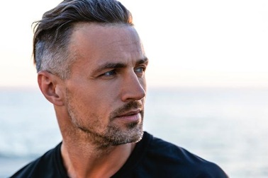 Ấm ức khi chồng cũ ngày càng trở nên nóng bỏng