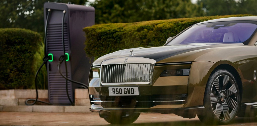 Rolls-Royce cũng phải khuyến mại giảm giá cho xe điện - 1