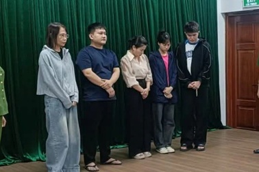 Khởi tố 5 người dựng kịch bản bác sĩ, khách hàng giả tại spa