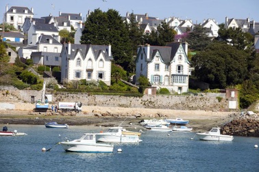 Bất ngờ lý do "sốt" đất ở những ngôi làng ven biển nước Pháp