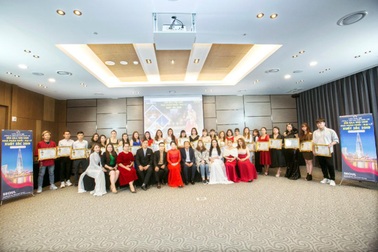 Công ty TNHH MTV Thiên Nhiên Việt tổ chức Gala vinh danh hệ thống xuất sắc tại xứ sở kim chi