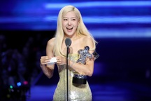 Ca khúc đạt 1,9 tỷ lượt xem “APT.” thắng giải Ca khúc của năm tại VMAs 2025