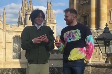 Chàng trai Singapore có thể nói được 11 thứ tiếng