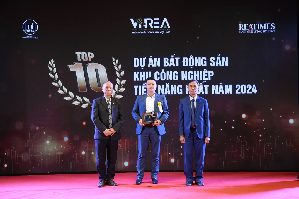 ROX Living đạt 2 giải thưởng thương hiệu bất động sản dẫn đầu 2023 - 2024 - 2 ROX Living đạt 2 giải thưởng thương hiệu bất động sản dẫn đầu 2023 - 2024 - 2