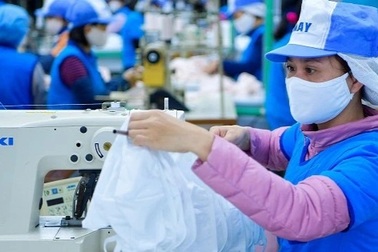 Lãnh đạo Ngân hàng Nhà nước: Ưu tiên cấp vốn cho doanh nghiệp dệt may