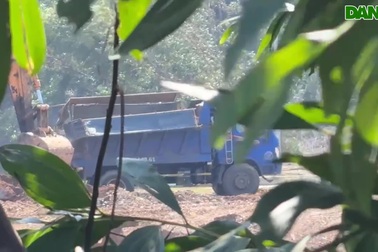 Theo vết xe chở đất "đi lạc" khỏi khu vực đường vành đai nghìn tỷ ở Đà Nẵng