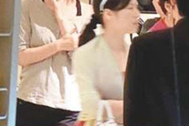 Vương Phi - Lý Á Bằng: Hôn nhân trục trặc?