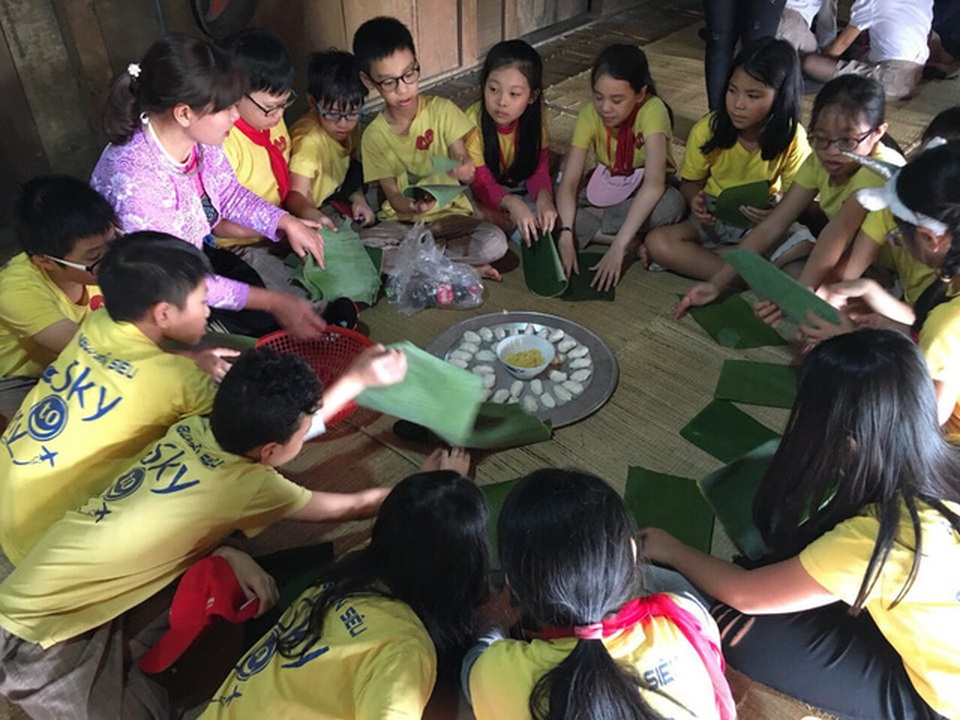 Phụ huynh lo vì ngày nghỉ Tết chỉ bằng một nửa của con - 1 Phụ huynh lo vì ngày nghỉ Tết chỉ bằng một nửa của con - 1