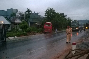 Ba xe khách tông nhau liên hoàn, 1 người chết, 7 người bị thương