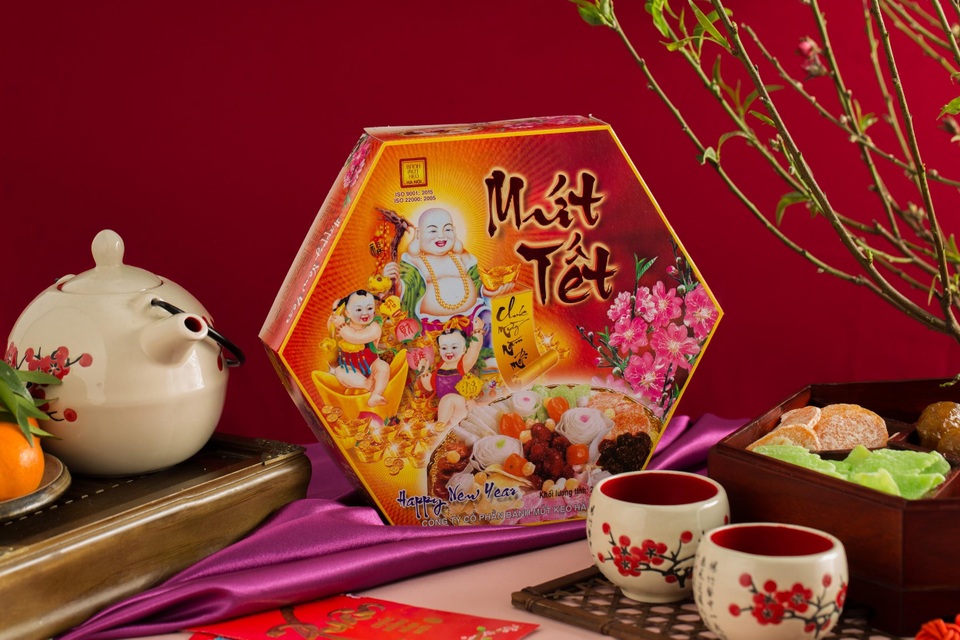 Mứt Tết truyền thống có còn chỗ đứng trong lòng người tiêu dùng? - 1 Mứt Tết truyền thống có còn chỗ đứng trong lòng người tiêu dùng? - 1