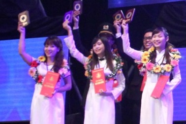 Tưng bừng lễ kỉ niệm 65 năm ngày truyền thống học sinh, sinh viên