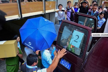 Thủ đoạn giả chữ ký khách VIP để chiếm đoạt hàng trăm tỉ tại Eximbank