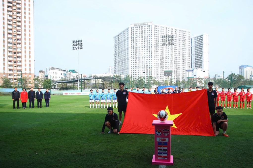 Nhiều trận đấu hấp dẫn ở ngày khai mạc giải U19 nữ Quốc gia 2025 - 1 Nhiều trận đấu hấp dẫn ở ngày khai mạc giải U19 nữ Quốc gia 2025 - 1