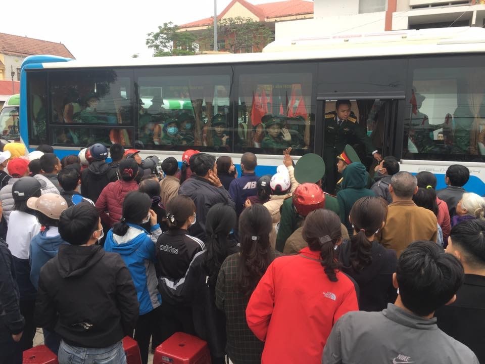 Sáng nay hàng nghìn tân binh lên đường nhập ngũ - 12 Sáng nay hàng nghìn tân binh lên đường nhập ngũ - 12