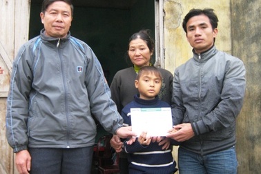 Món quà ý nghĩa đến với em Nguyễn Văn Long
