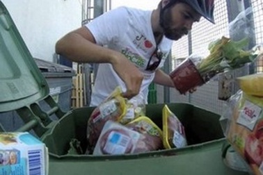 Đạp xe 3.000 km và ăn đồ thừa để kêu gọi tiết kiệm thực phẩm