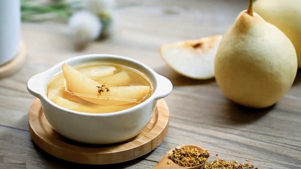 Chị em nội trợ mách nhau làm siro lê gừng phòng ho, cảm cúm mùa lạnh - 1 Chị em nội trợ mách nhau làm siro lê gừng phòng ho, cảm cúm mùa lạnh - 1