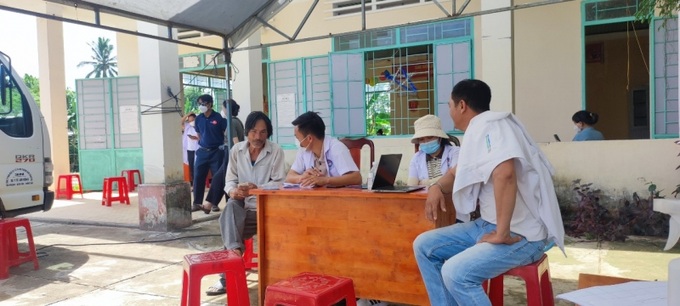 Sàng lọc lao chủ động cho người dân Phú cần, Krong pa