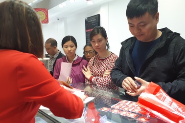 "Thiếu gia" Hà Nội mua nhanh 40 chỉ vàng cầu may ngày Valentine